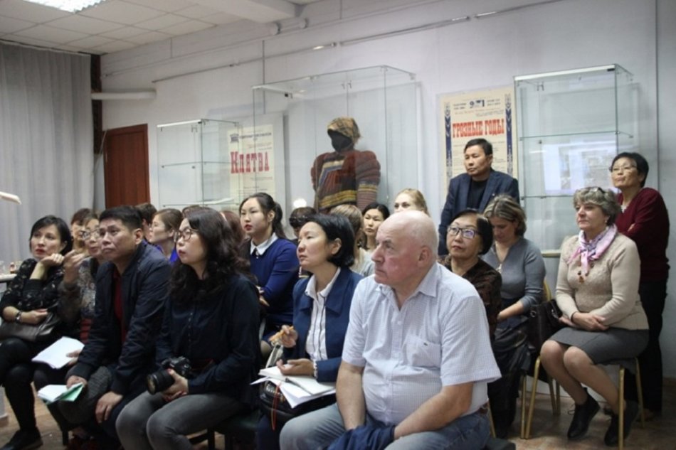 Сотрудники Эрмитажа провели в Улан-Удэ мастер-класс
