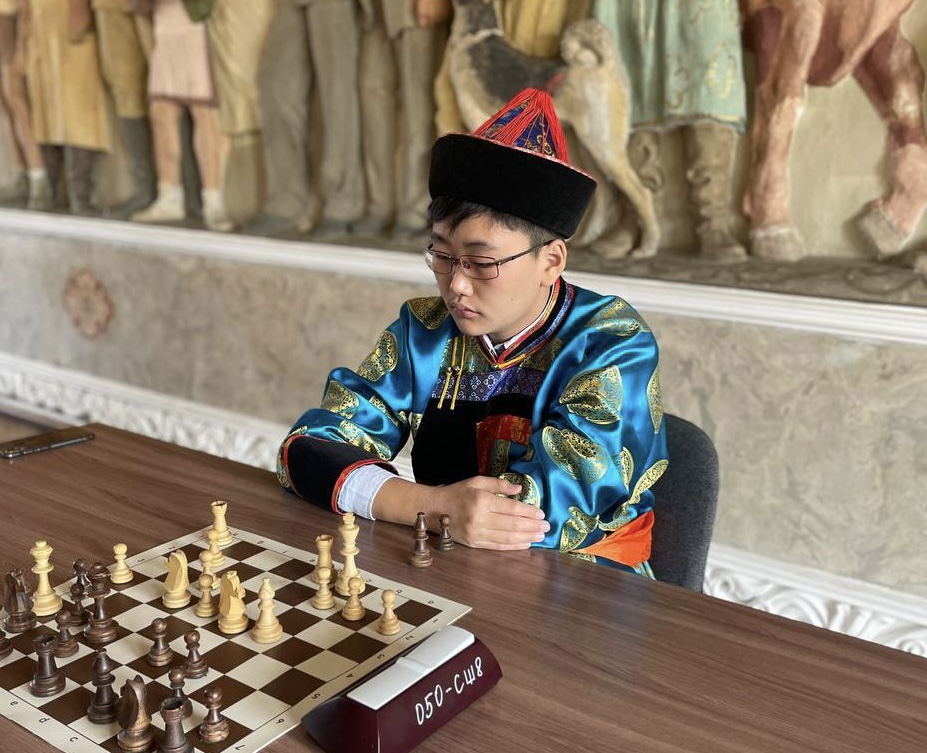 Высокого звания удостоен шахматист из Бурятии