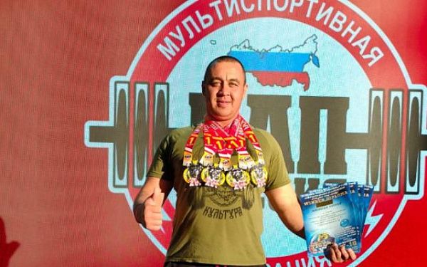 Силовик из Бурятии стал пятикратным чемпионом мира по пауэрлифтингу