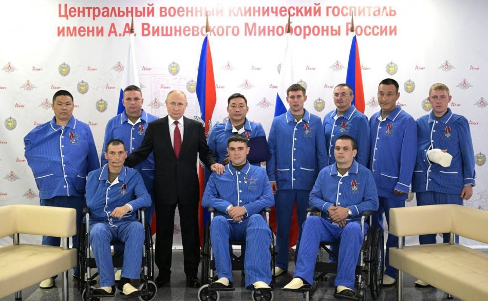 Владимир Путин наградил военнослужащих из Бурятии Звездой Героя и орденами Мужества